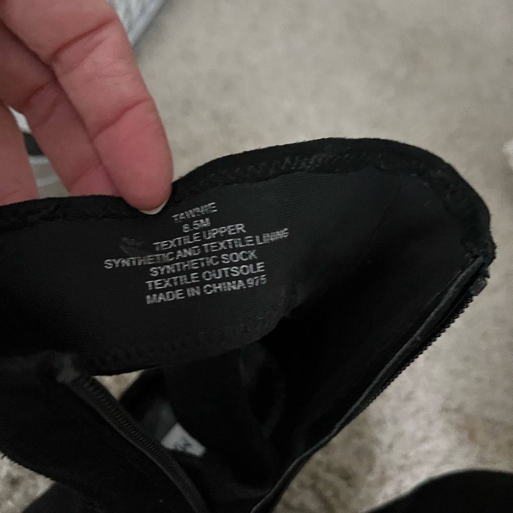 Steve Madden black suede heel shoes - Picture 5 of 6